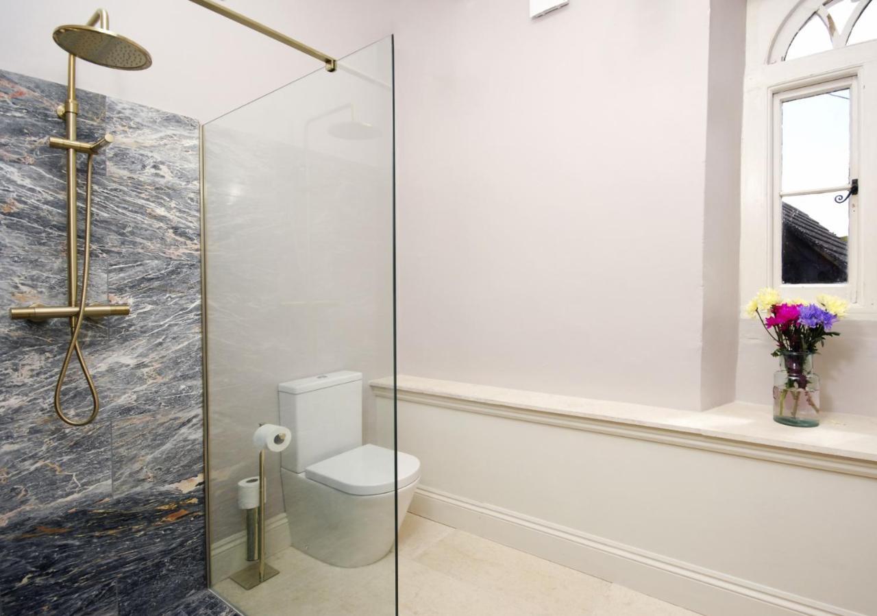 Topside House - Beautiful 7 Bedroom House With Hottub Wifi And Parking Near Bath Wells Frome 오크힐 외부 사진