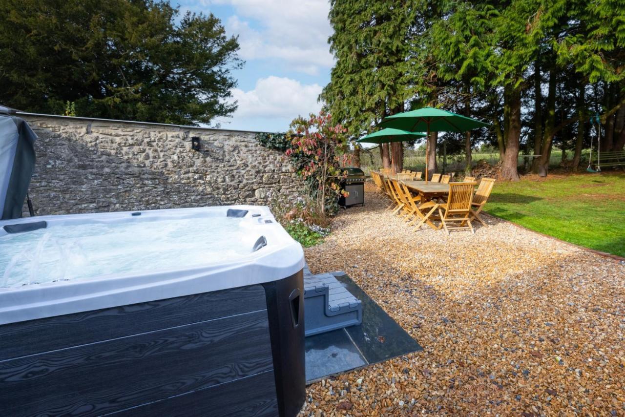 Topside House - Beautiful 7 Bedroom House With Hottub Wifi And Parking Near Bath Wells Frome 오크힐 외부 사진